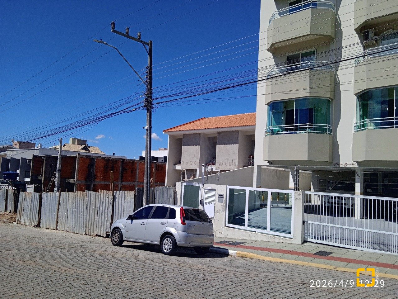 Casa com 72m², 2 quartos (sendo 2 suítes), 1 garagem, no bairro Areias em São José