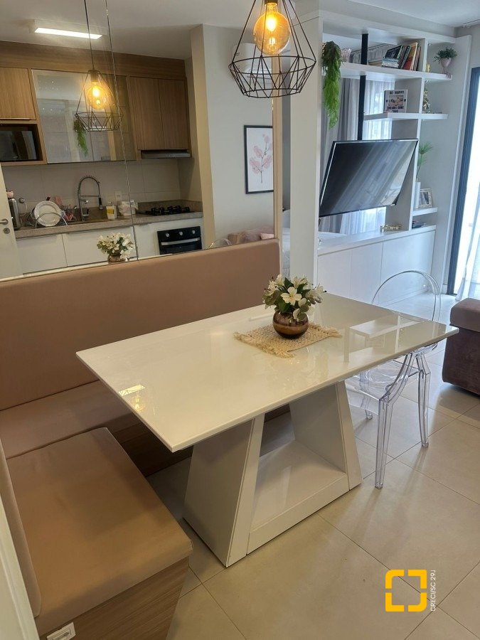 Apartamento com 71m², 1 quarto, 1 garagem, no bairro Carvoeira em Florianópolis