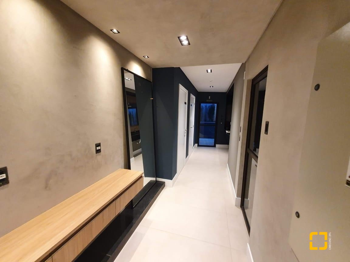 Apartamento com 71m², 1 quarto, 1 garagem, no bairro Carvoeira em Florianópolis