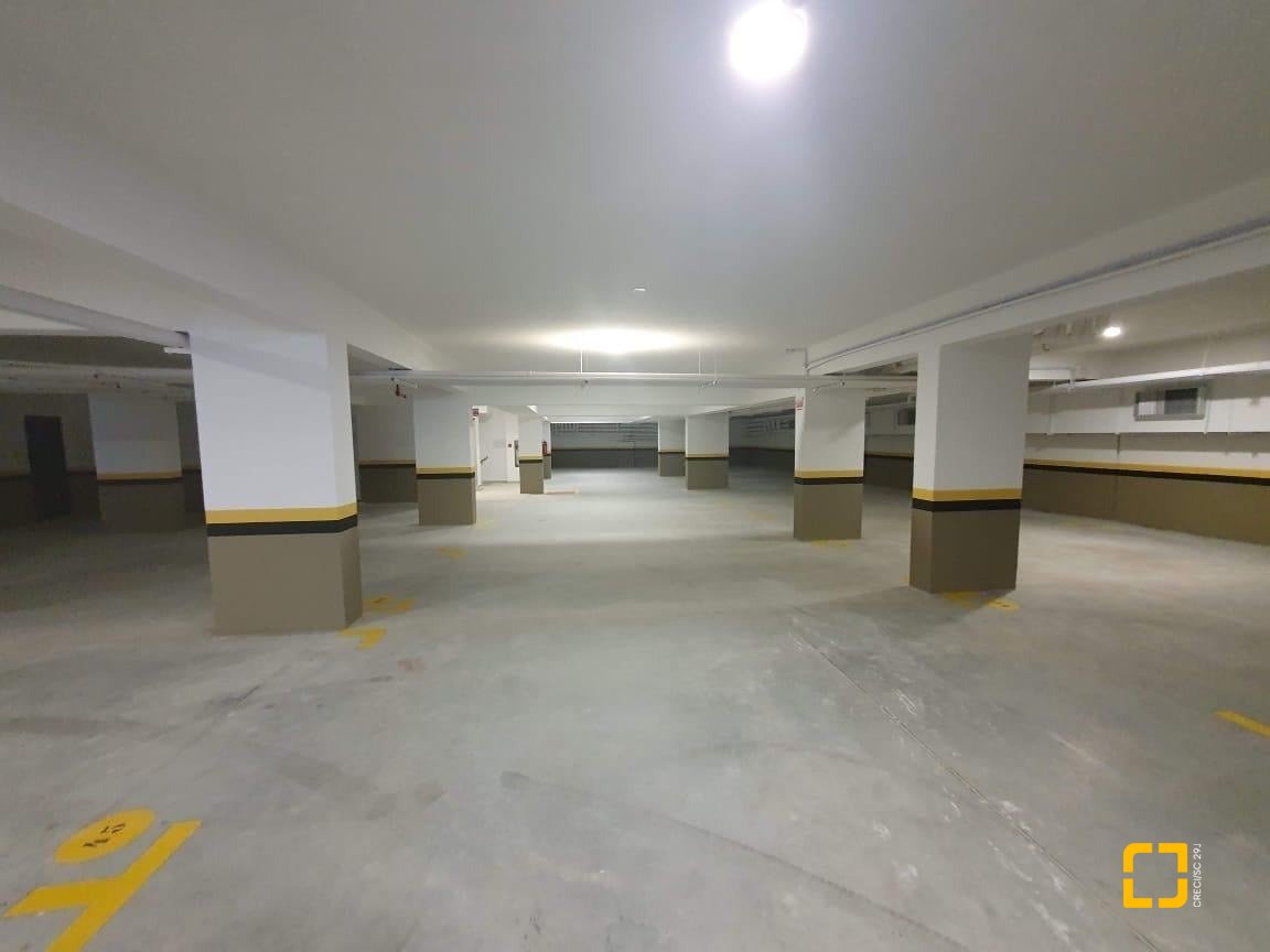 Apartamento com 71m², 1 quarto, 1 garagem, no bairro Carvoeira em Florianópolis