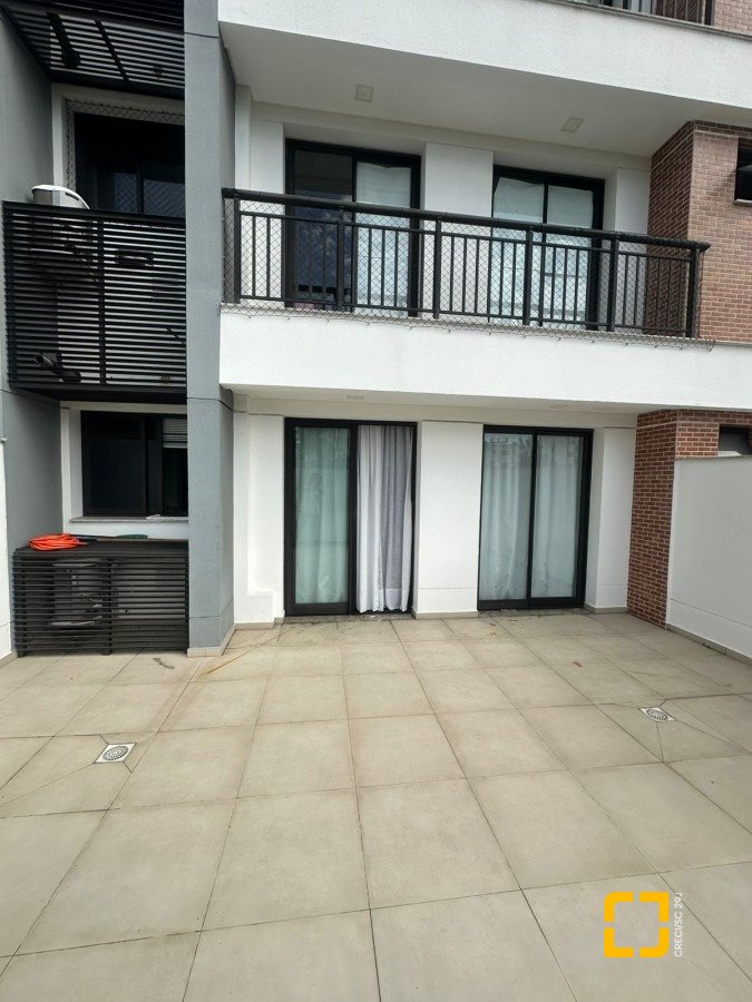Apartamento com 71m², 1 quarto, 1 garagem, no bairro Carvoeira em Florianópolis