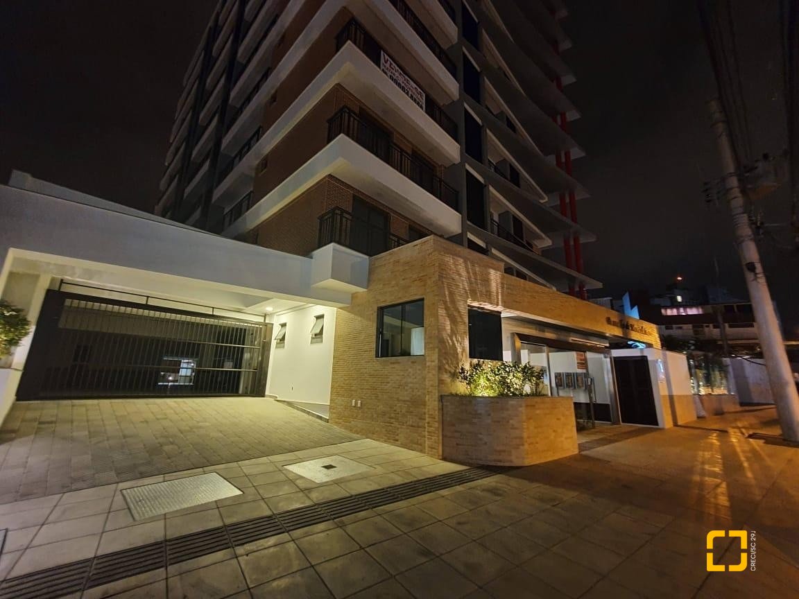 Apartamento com 71m², 1 quarto, 1 garagem, no bairro Carvoeira em Florianópolis