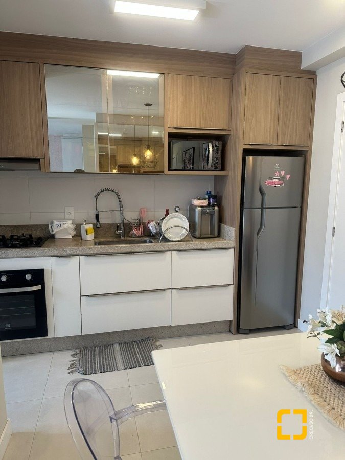 Apartamento com 71m², 1 quarto, 1 garagem, no bairro Carvoeira em Florianópolis