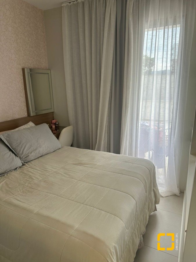 Apartamento com 71m², 1 quarto, 1 garagem, no bairro Carvoeira em Florianópolis