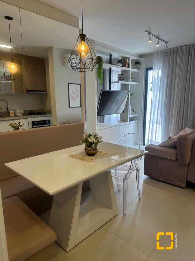 Apartamento com 71m², 1 quarto, 1 garagem, no bairro Carvoeira em Florianópolis