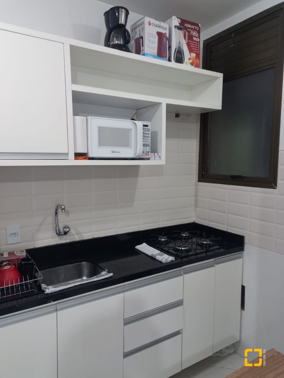 Apartamento com 38m², 1 quarto, 1 garagem, no bairro Ponta das Canas em Florianópolis