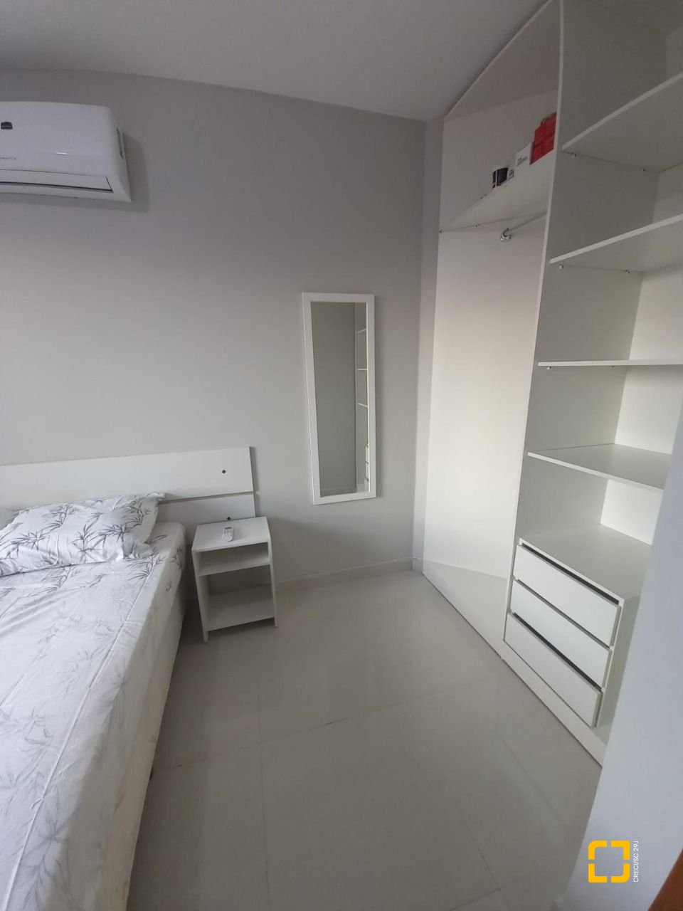 Apartamento com 38m², 1 quarto, 1 garagem, no bairro Ponta das Canas em Florianópolis