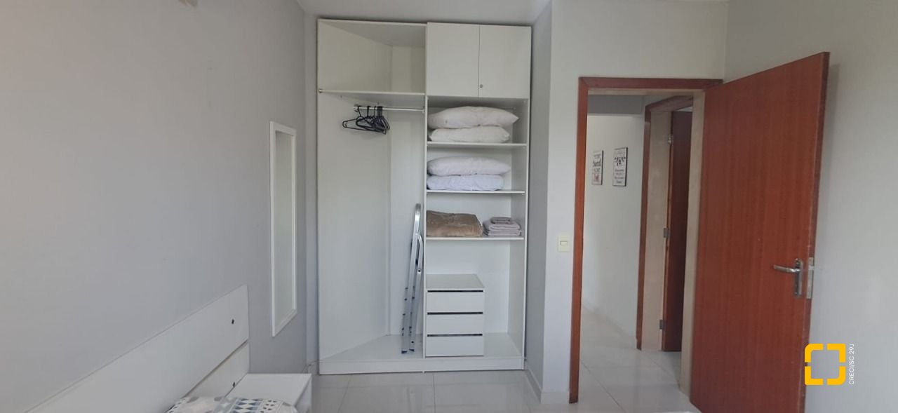 Apartamento com 38m², 1 quarto, 1 garagem, no bairro Ponta das Canas em Florianópolis
