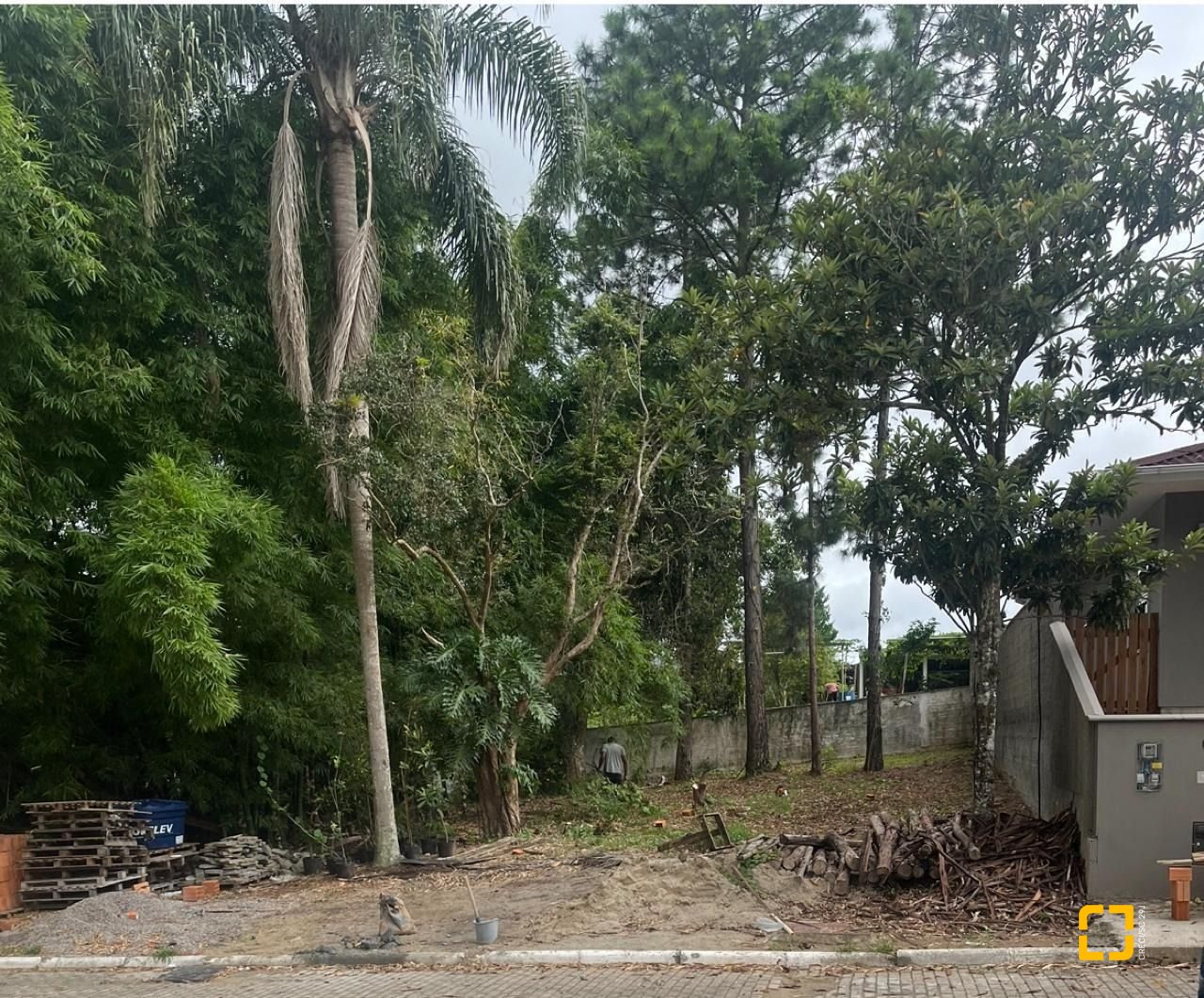 Terreno com 455m², no bairro Ratones em Florianópolis
