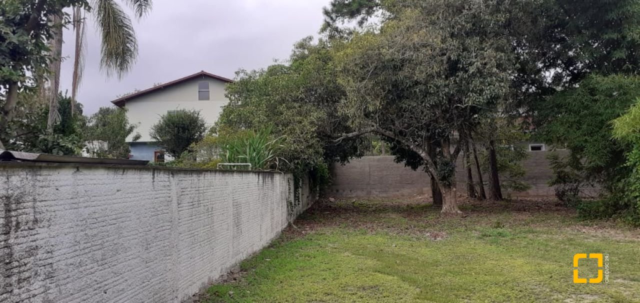 Terreno com 455m², no bairro Ratones em Florianópolis