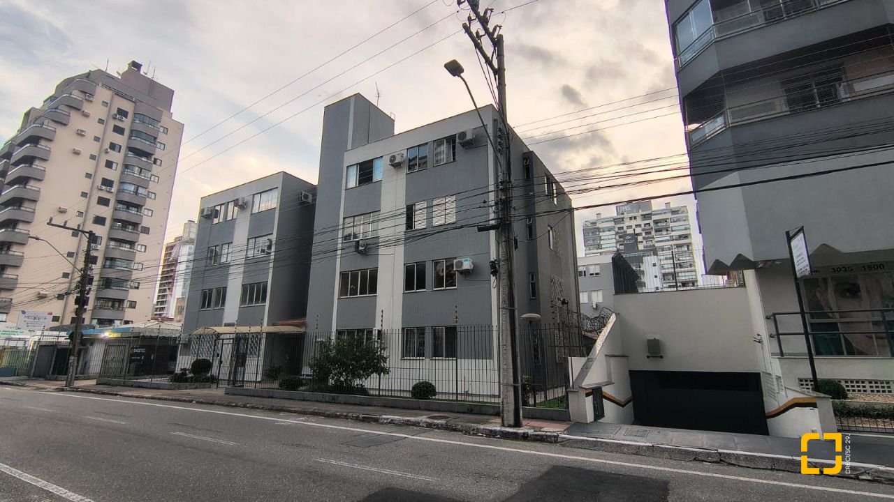 Apartamento com 65m², 3 quartos, 1 garagem, no bairro Kobrasol em São José