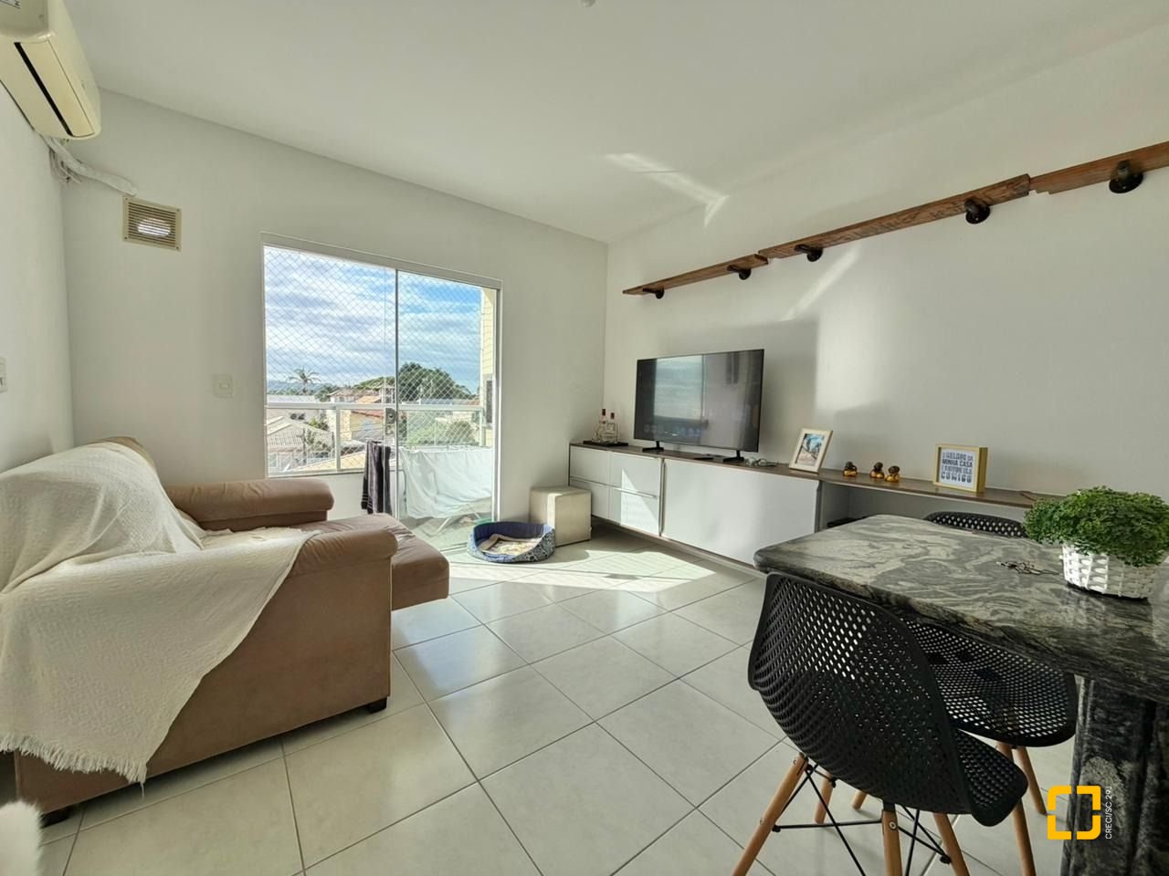 Apartamento com 63m², 2 quartos, 1 garagem, no bairro Forquilhas em São José