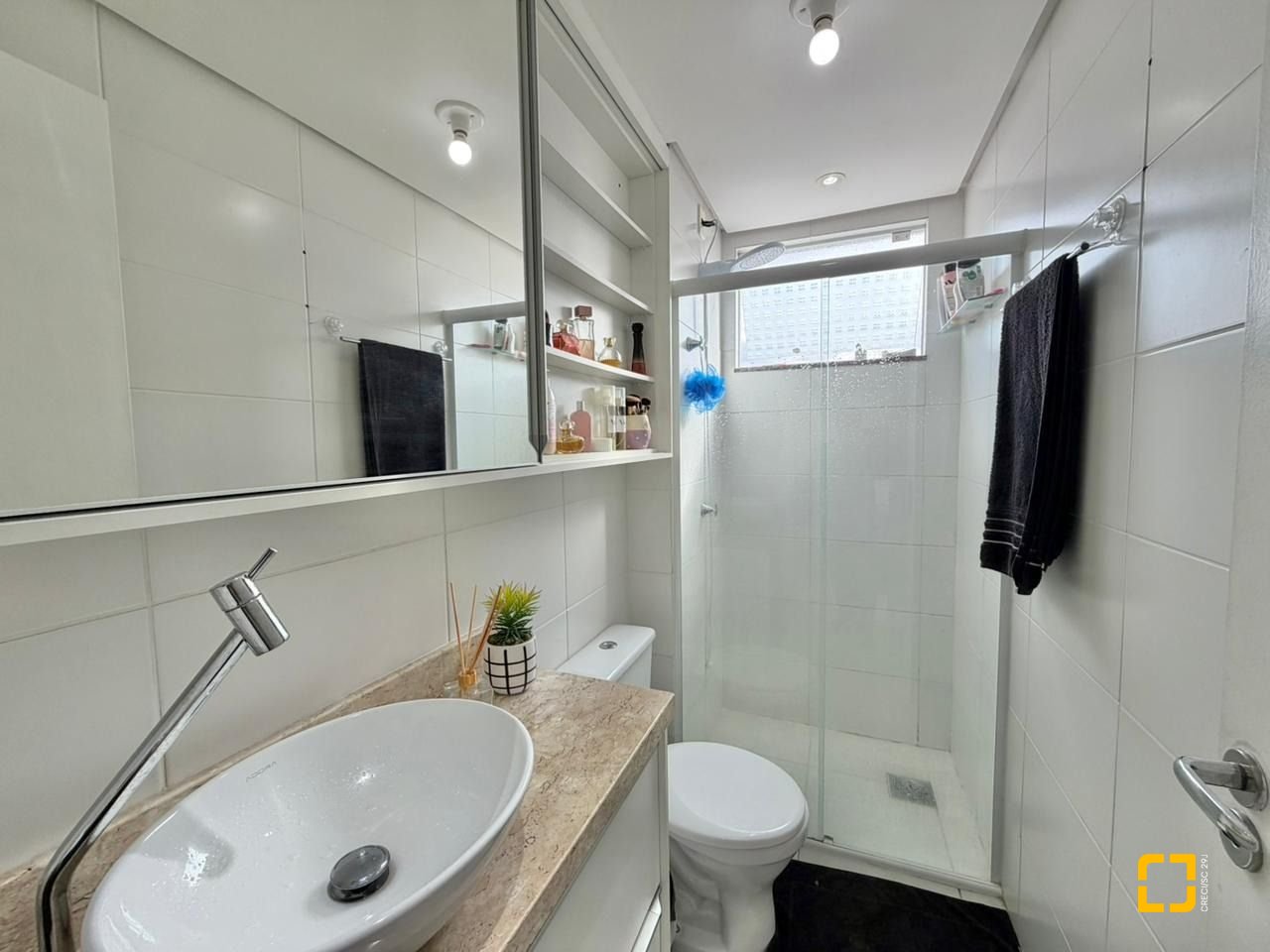 Apartamento com 63m², 2 quartos, 1 garagem, no bairro Forquilhas em São José