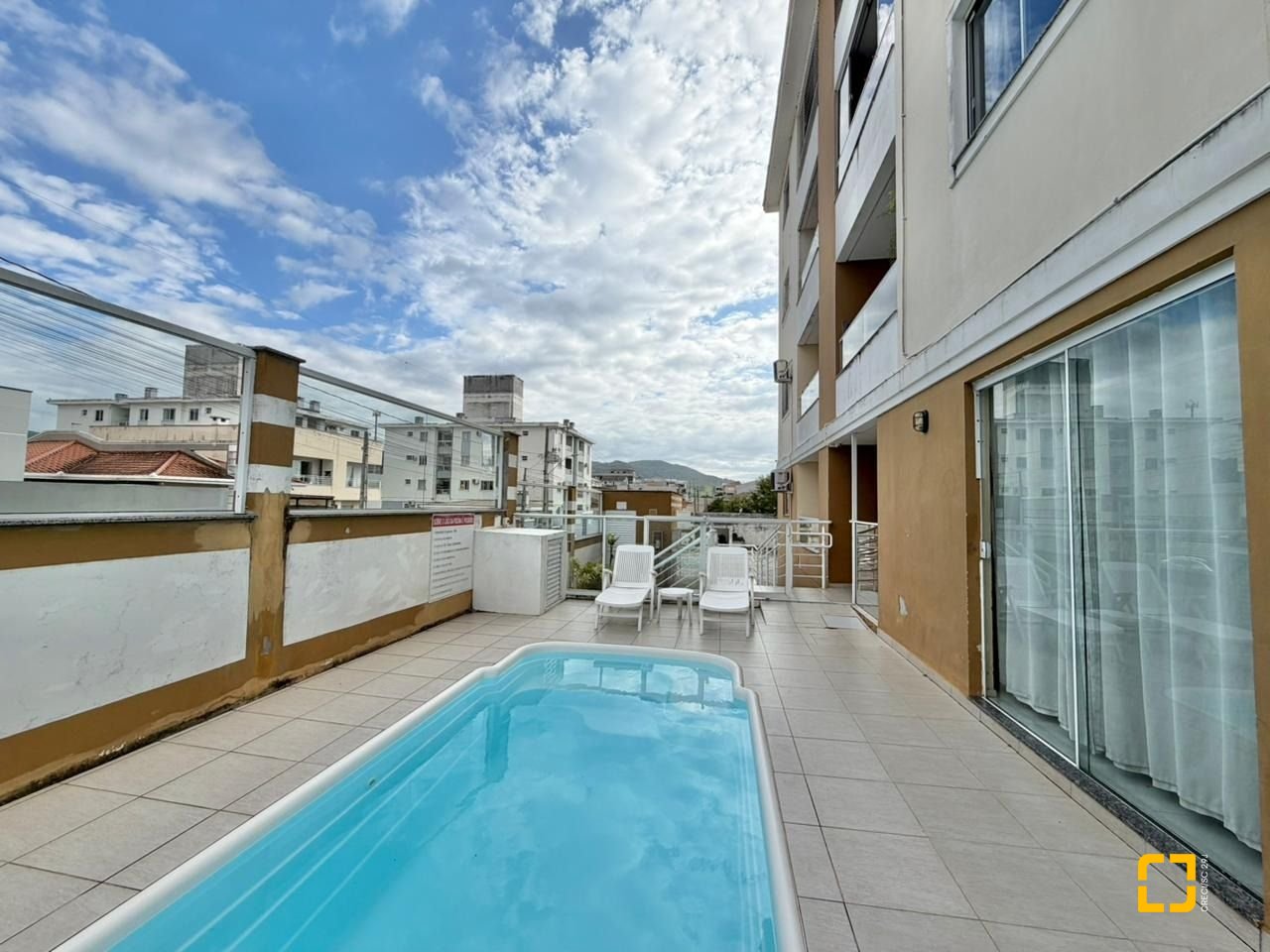 Apartamento com 63m², 2 quartos, 1 garagem, no bairro Forquilhas em São José