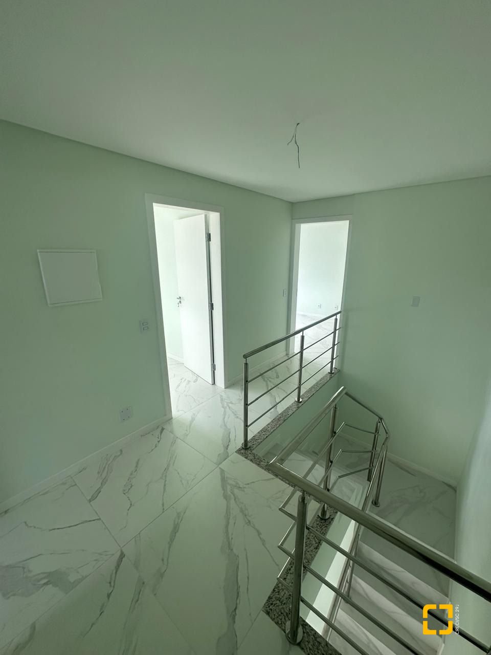 Casa com 102m², 3 quartos (sendo 2 suítes), 2 garagens, no bairro Forquilhas em São José