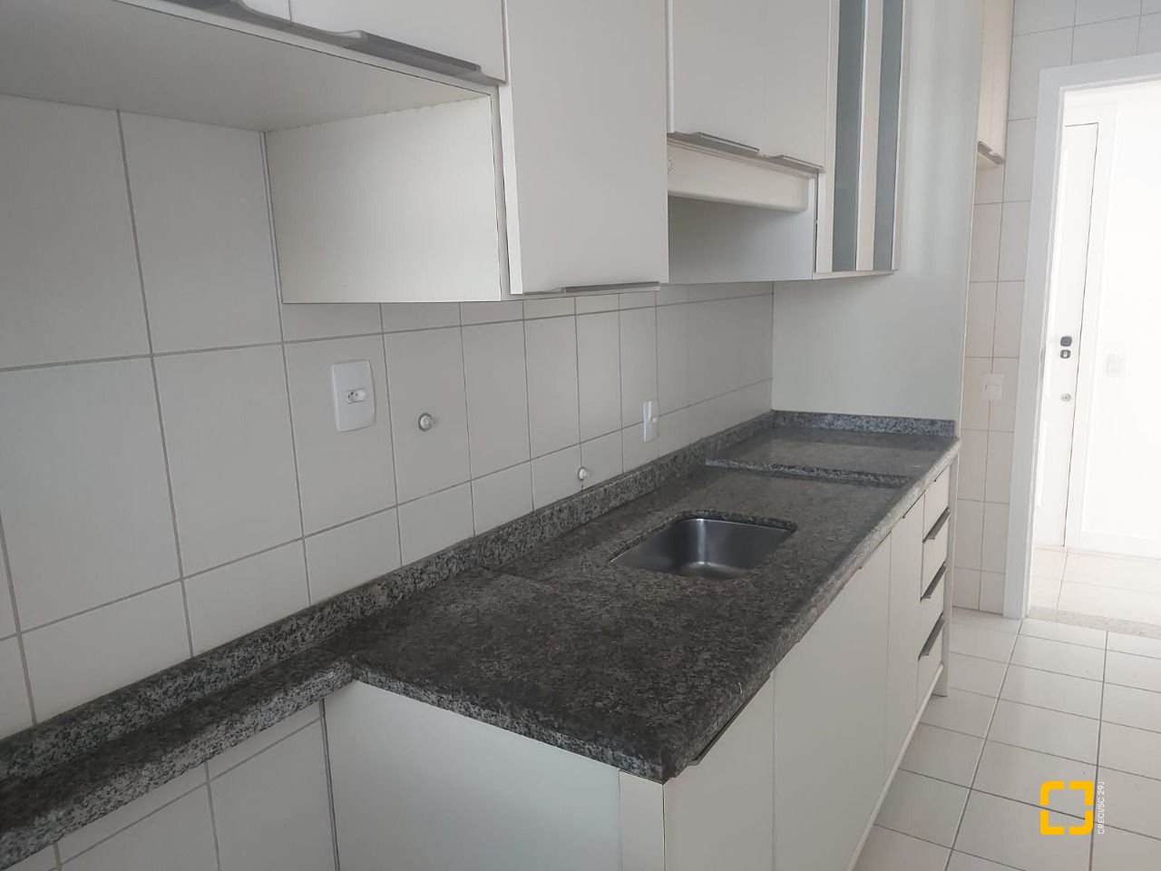Apartamento com 61m², 2 quartos, 1 garagem, no bairro Itacorubi em Florianópolis