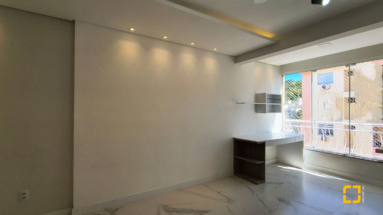Apartamento com 81m², 3 quartos (sendo 1 suíte), 1 garagem, no bairro Coqueiros em Florianópolis
