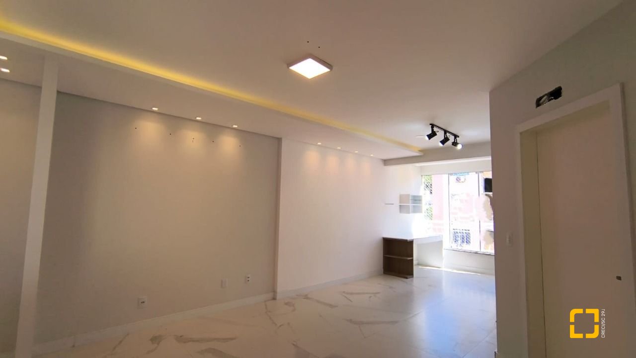 Apartamento com 81m², 3 quartos (sendo 1 suíte), 1 garagem, no bairro Coqueiros em Florianópolis
