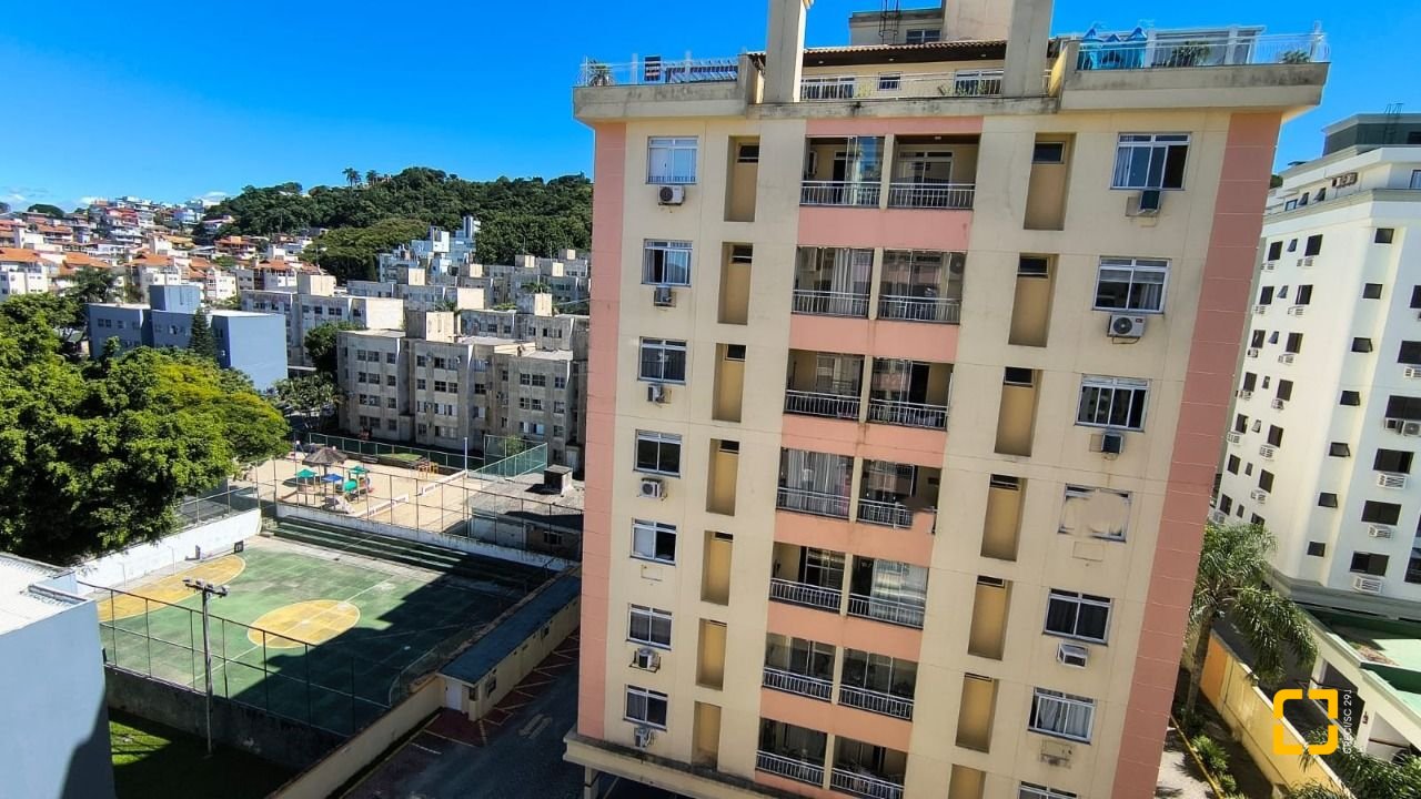 Apartamento com 81m², 3 quartos (sendo 1 suíte), 1 garagem, no bairro Coqueiros em Florianópolis