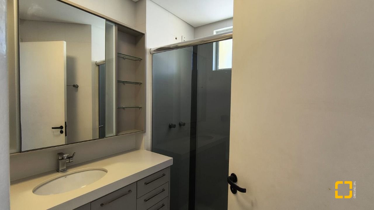 Apartamento com 81m², 3 quartos (sendo 1 suíte), 1 garagem, no bairro Coqueiros em Florianópolis