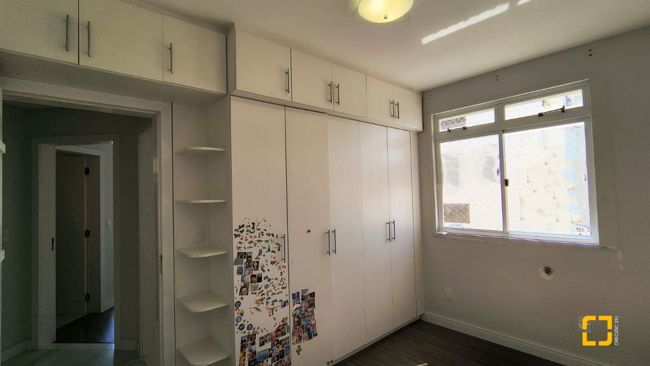 Apartamento com 81m², 3 quartos (sendo 1 suíte), 1 garagem, no bairro Coqueiros em Florianópolis