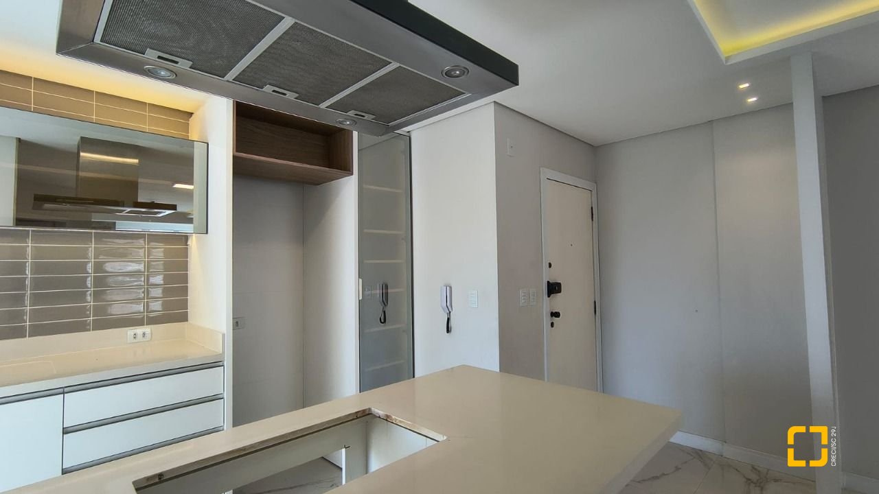 Apartamento com 81m², 3 quartos (sendo 1 suíte), 1 garagem, no bairro Coqueiros em Florianópolis