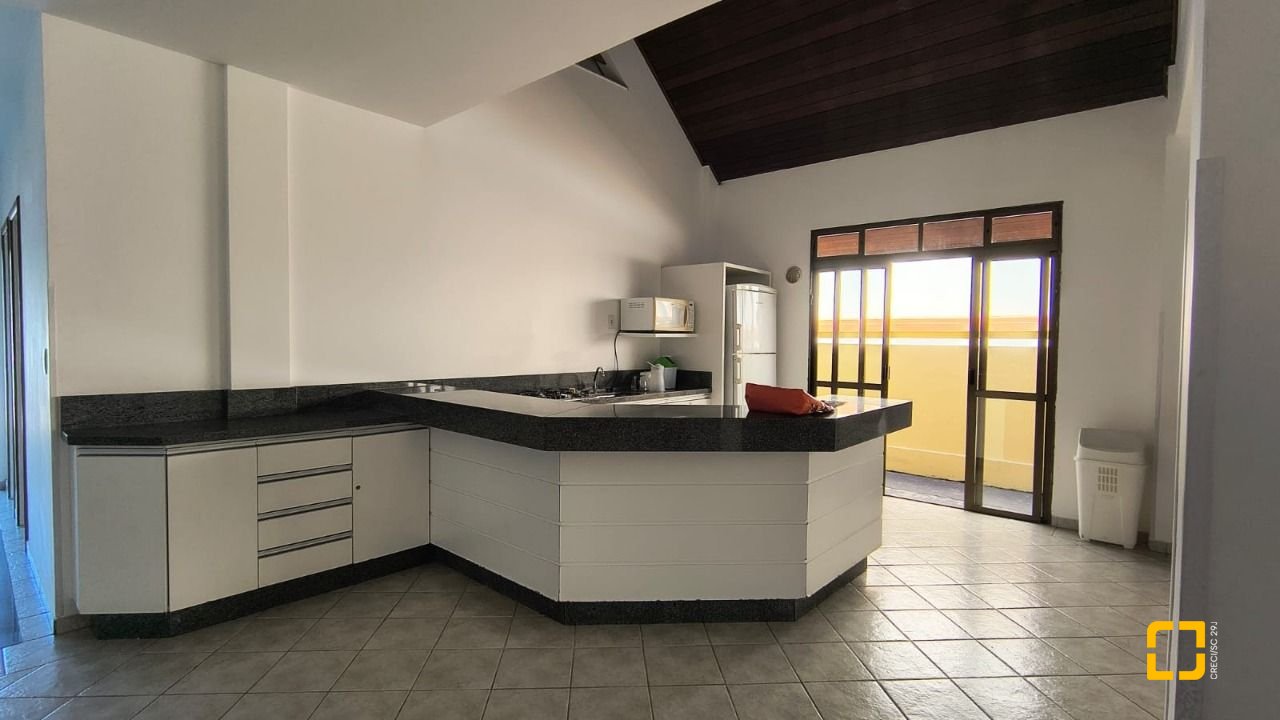 Apartamento com 81m², 3 quartos (sendo 1 suíte), 1 garagem, no bairro Coqueiros em Florianópolis