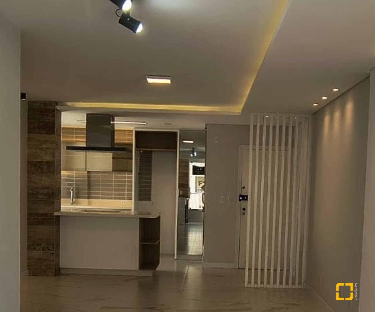 Apartamento com 81m², 3 quartos (sendo 1 suíte), 1 garagem, no bairro Coqueiros em Florianópolis