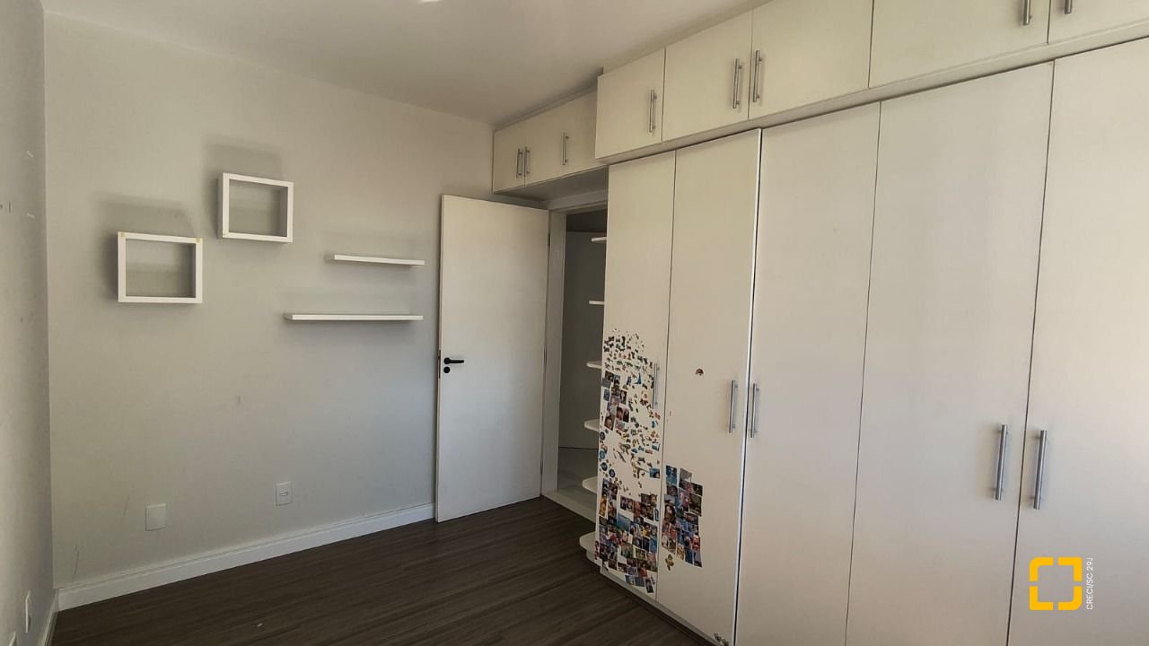 Apartamento com 81m², 3 quartos (sendo 1 suíte), 1 garagem, no bairro Coqueiros em Florianópolis