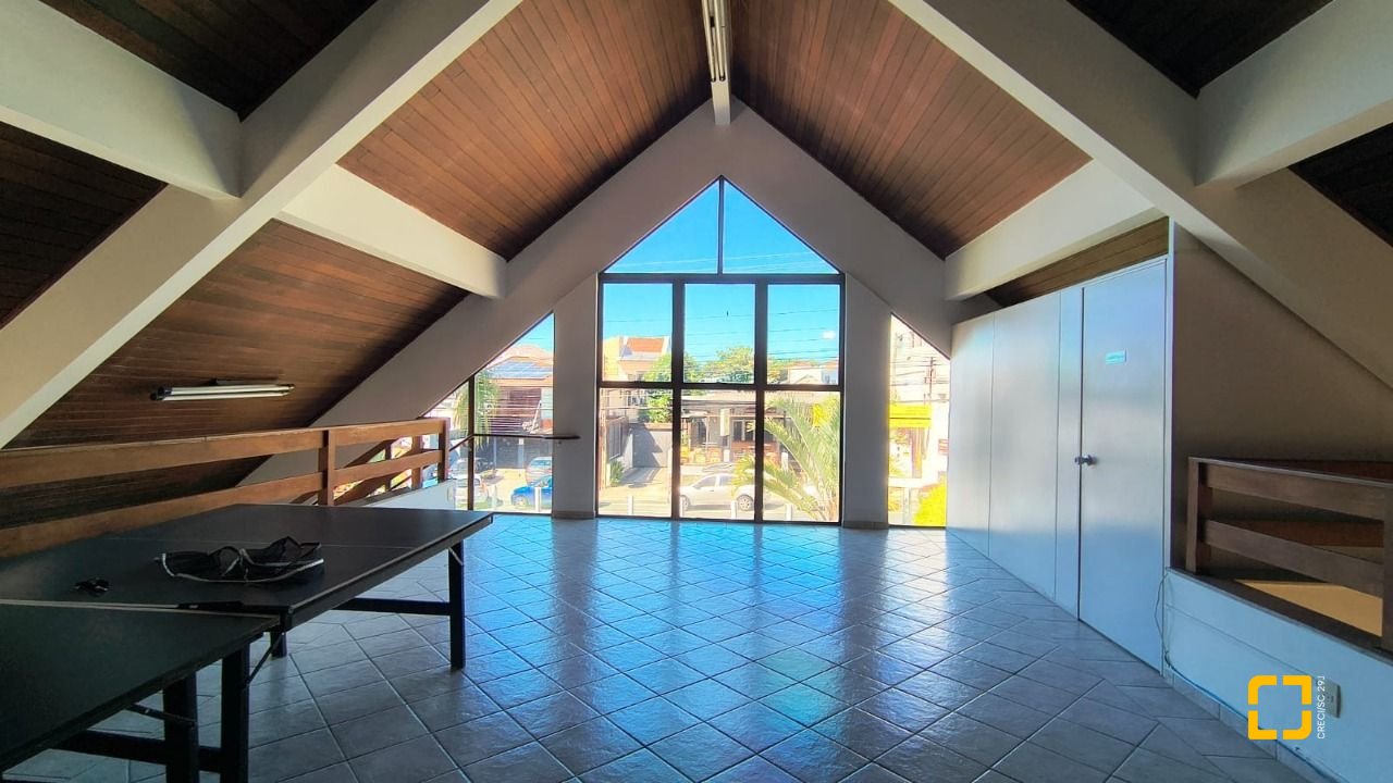 Apartamento com 81m², 3 quartos (sendo 1 suíte), 1 garagem, no bairro Coqueiros em Florianópolis
