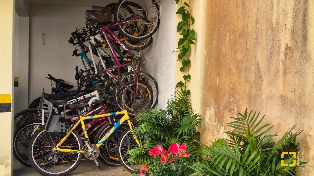 Apartamento com 81m², 3 quartos (sendo 1 suíte), 1 garagem, no bairro Coqueiros em Florianópolis
