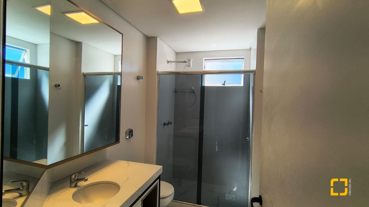 Apartamento com 81m², 3 quartos (sendo 1 suíte), 1 garagem, no bairro Coqueiros em Florianópolis