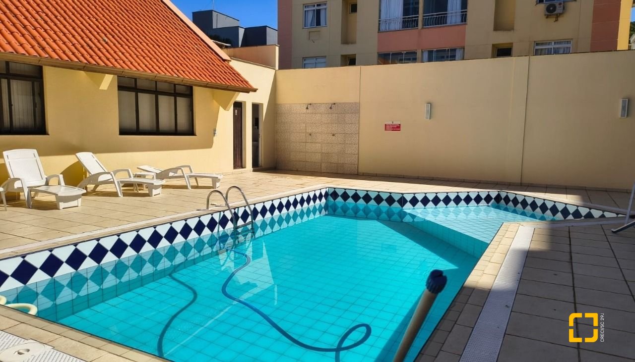 Apartamento com 81m², 3 quartos (sendo 1 suíte), 1 garagem, no bairro Coqueiros em Florianópolis