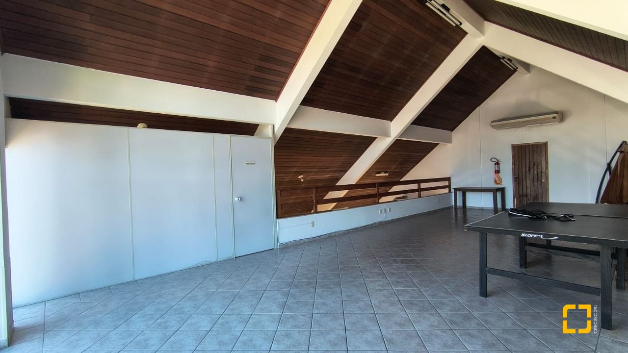 Apartamento com 81m², 3 quartos (sendo 1 suíte), 1 garagem, no bairro Coqueiros em Florianópolis