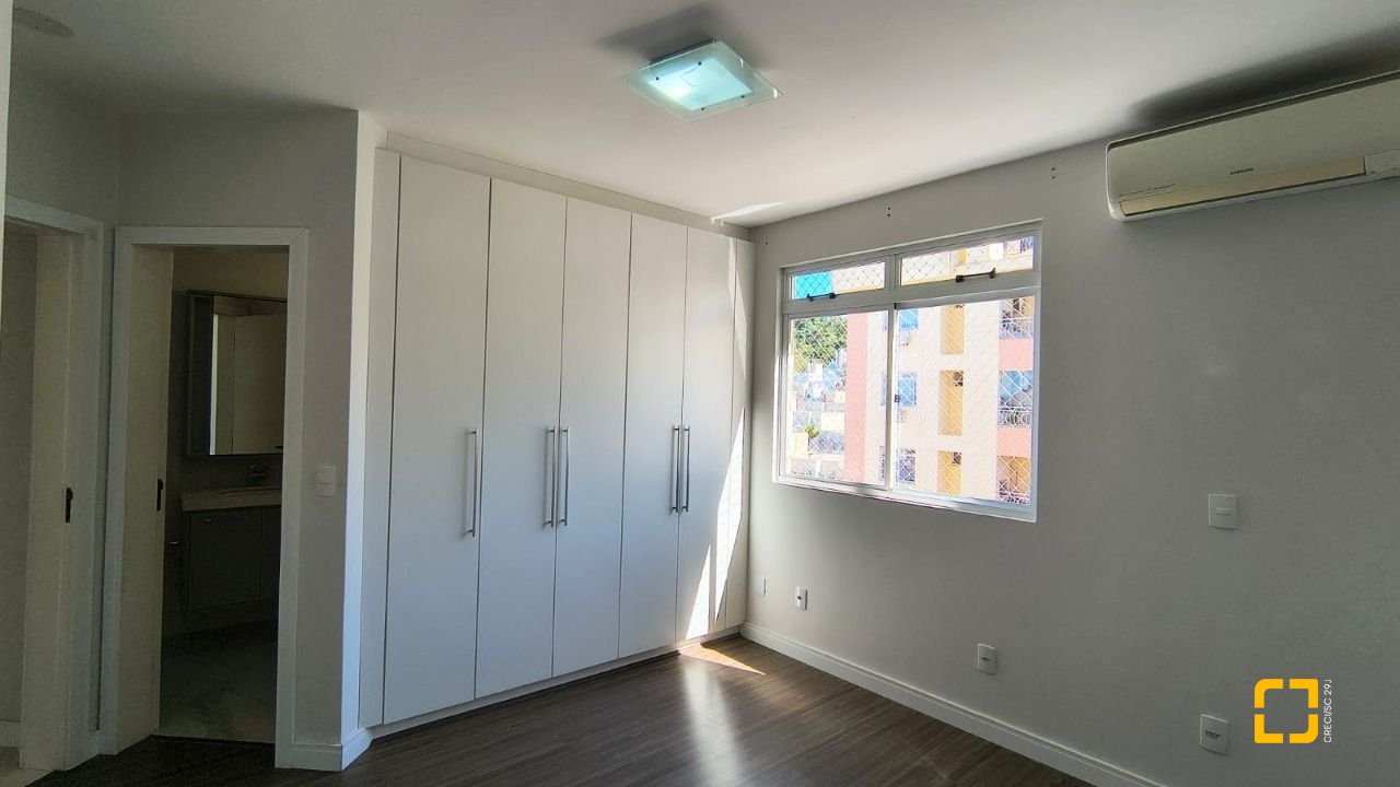 Apartamento com 81m², 3 quartos (sendo 1 suíte), 1 garagem, no bairro Coqueiros em Florianópolis