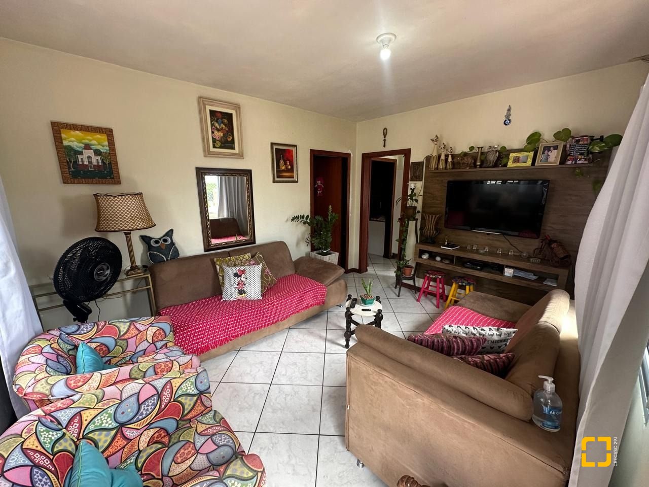 Casa com 175m², 6 quartos, 2 garagens, no bairro Beiramar em Florianópolis