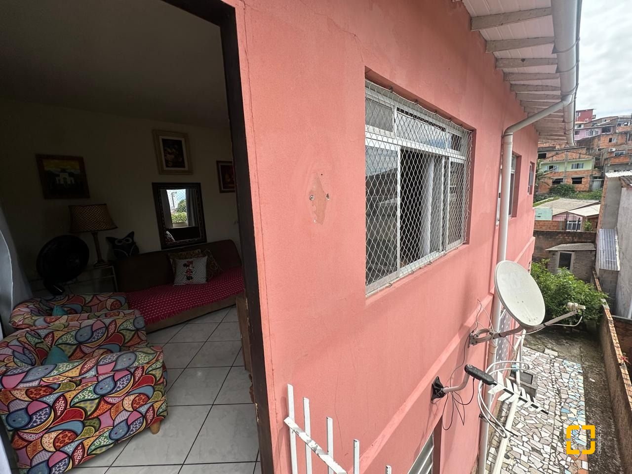Casa com 175m², 6 quartos, 2 garagens, no bairro Beiramar em Florianópolis