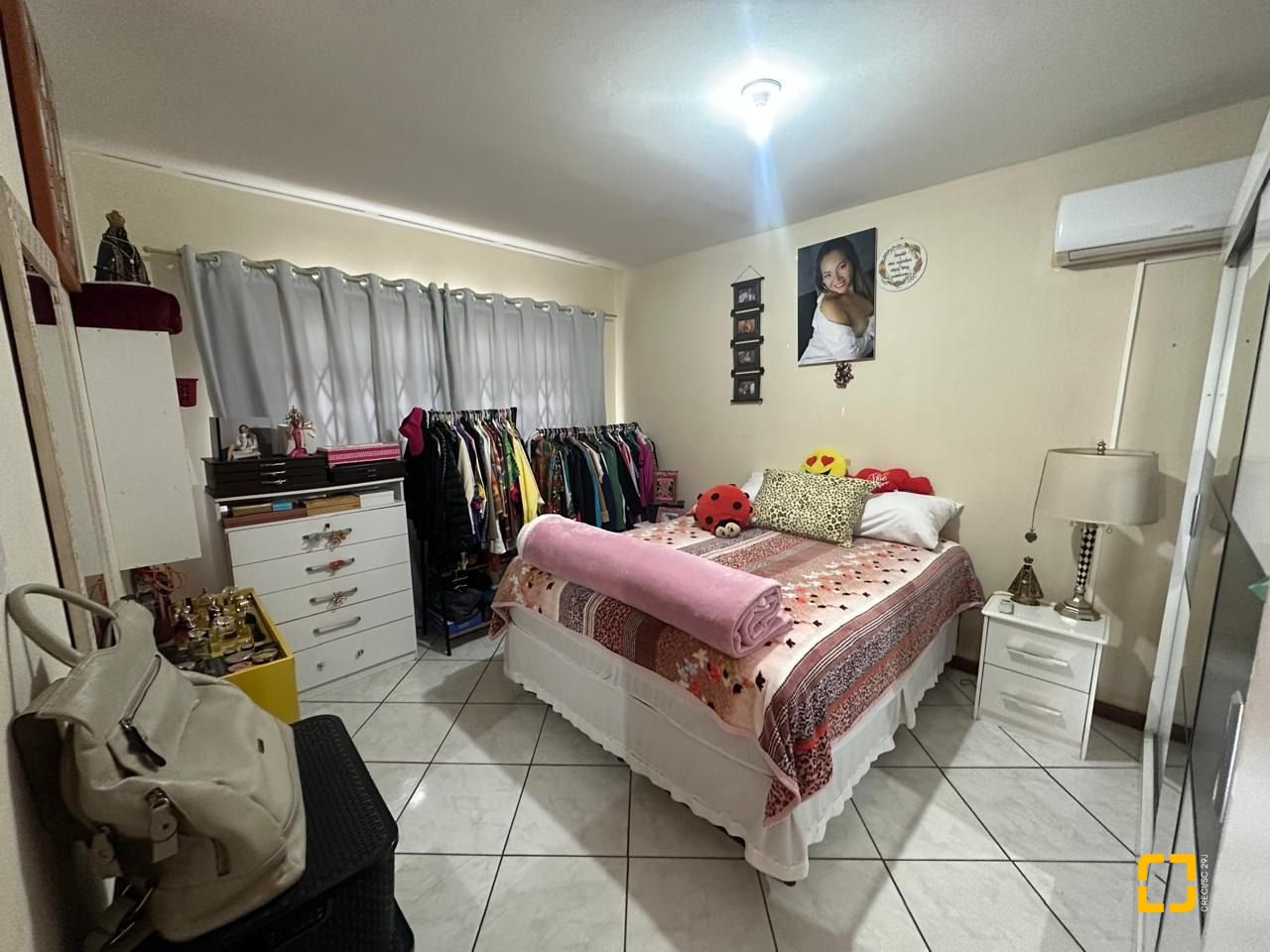 Casa com 175m², 6 quartos, 2 garagens, no bairro Beiramar em Florianópolis