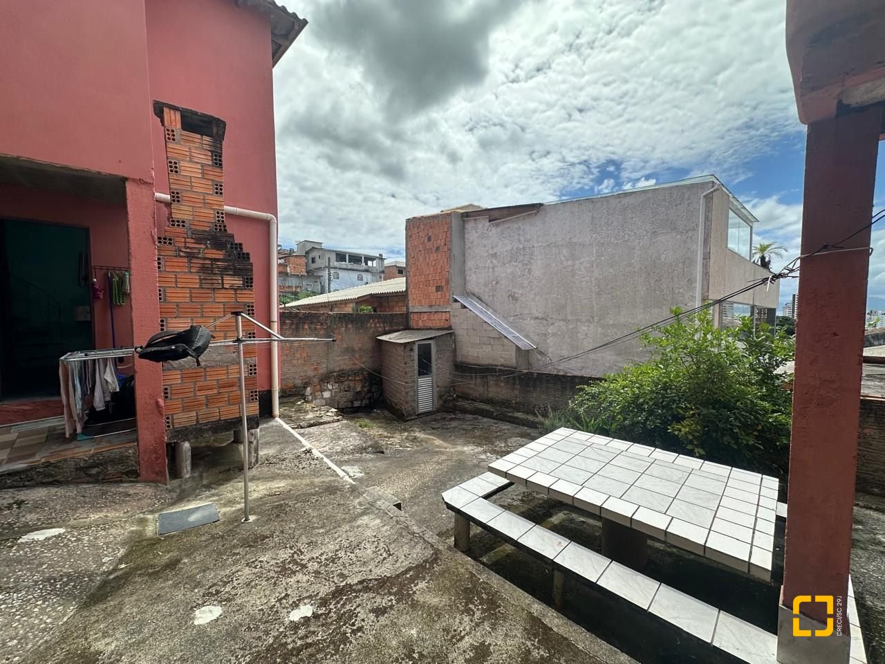 Casa com 175m², 6 quartos, 2 garagens, no bairro Beiramar em Florianópolis