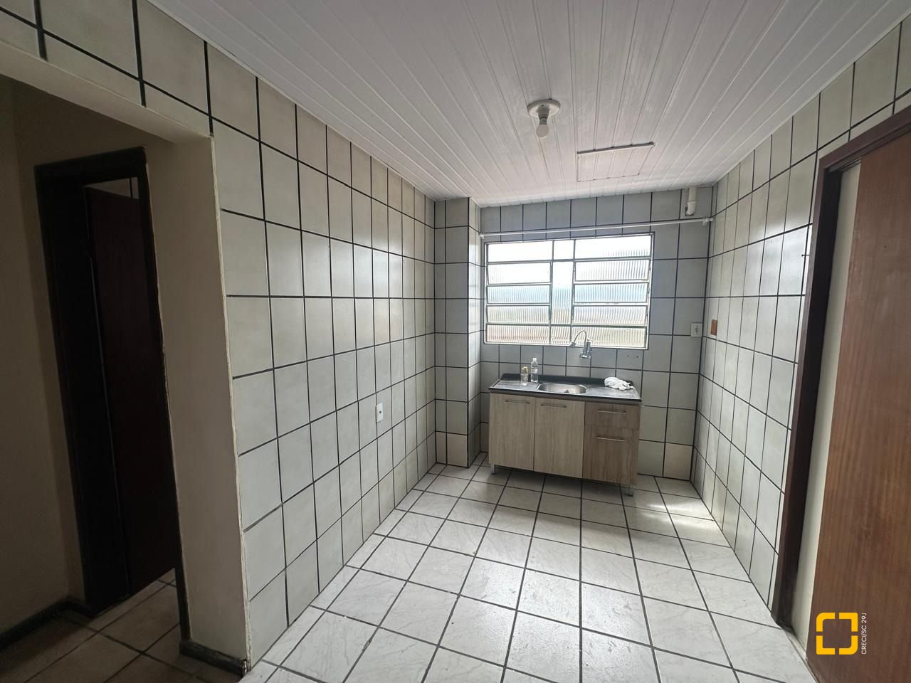Casa com 175m², 6 quartos, 2 garagens, no bairro Beiramar em Florianópolis