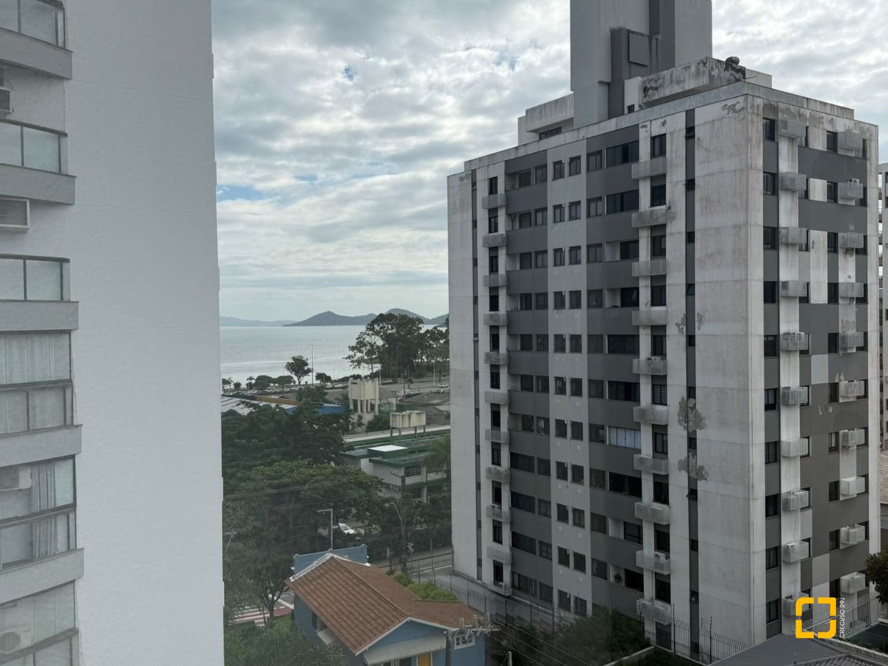 Cobertura com 148m², 5 quartos (sendo 2 suítes), 2 garagens, no bairro Agronômica em Florianópolis