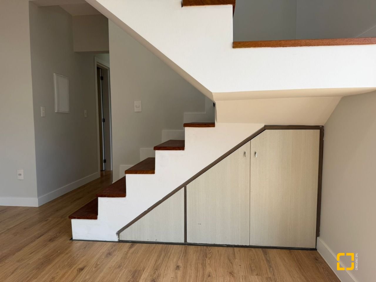 Cobertura com 148m², 5 quartos (sendo 2 suítes), 2 garagens, no bairro Agronômica em Florianópolis
