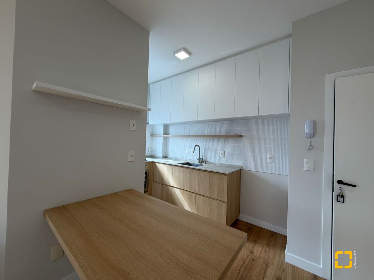 Cobertura com 148m², 5 quartos (sendo 2 suítes), 2 garagens, no bairro Agronômica em Florianópolis