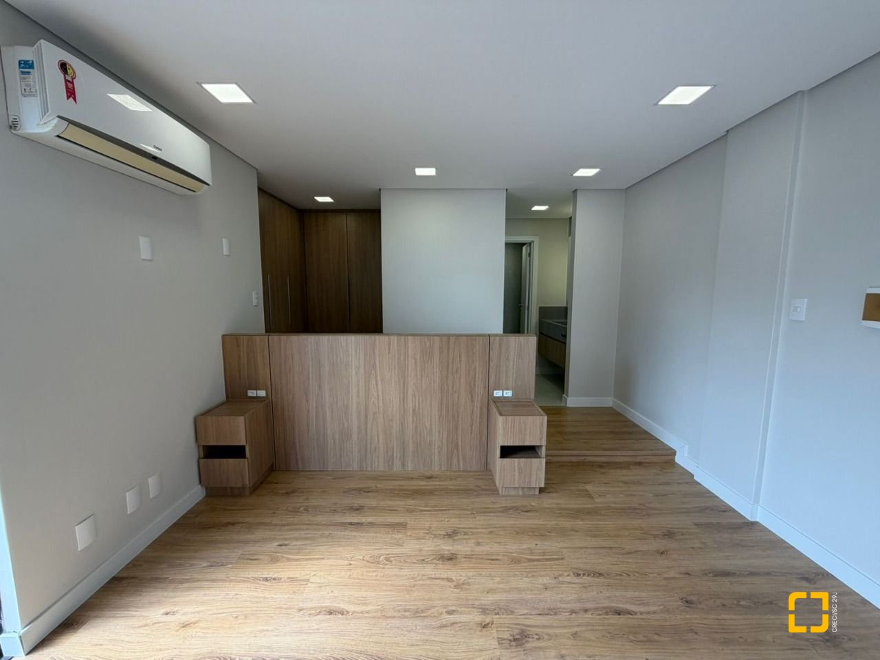 Cobertura com 148m², 5 quartos (sendo 2 suítes), 2 garagens, no bairro Agronômica em Florianópolis