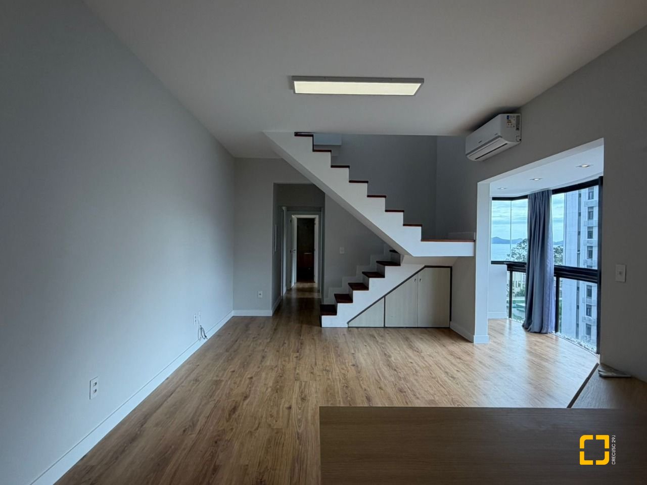 Cobertura com 148m², 5 quartos (sendo 2 suítes), 2 garagens, no bairro Agronômica em Florianópolis