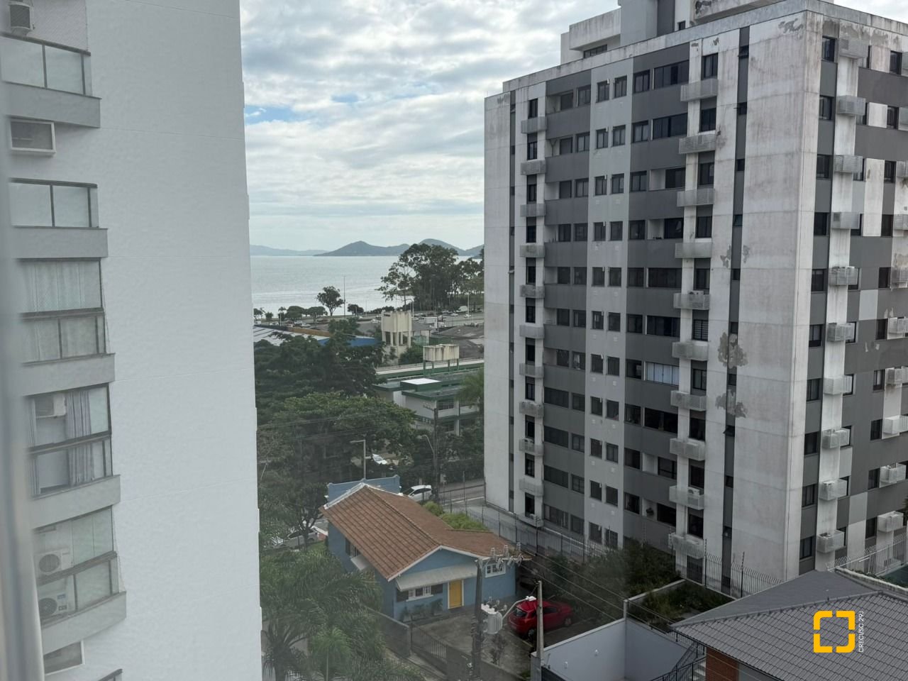Cobertura com 148m², 5 quartos (sendo 2 suítes), 2 garagens, no bairro Agronômica em Florianópolis