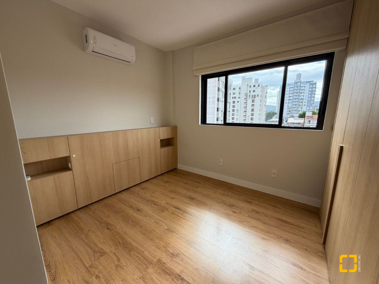 Cobertura com 148m², 5 quartos (sendo 2 suítes), 2 garagens, no bairro Agronômica em Florianópolis