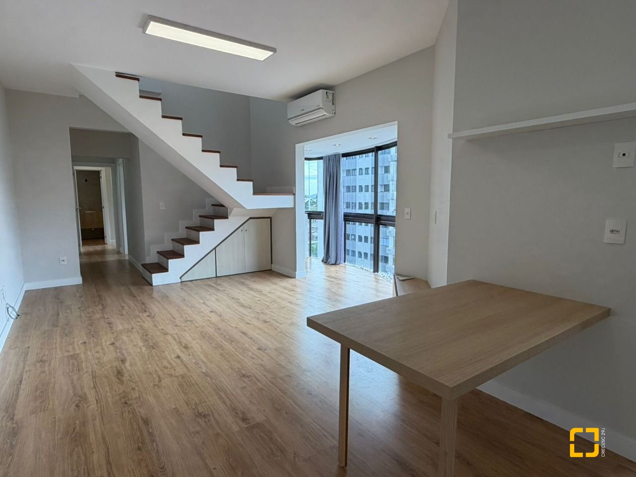 Cobertura com 148m², 5 quartos (sendo 2 suítes), 2 garagens, no bairro Agronômica em Florianópolis