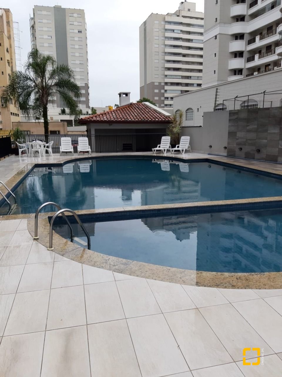 Apartamento com 70m², 2 quartos (sendo 1 suíte), 1 garagem, no bairro Itacorubi em Florianópolis