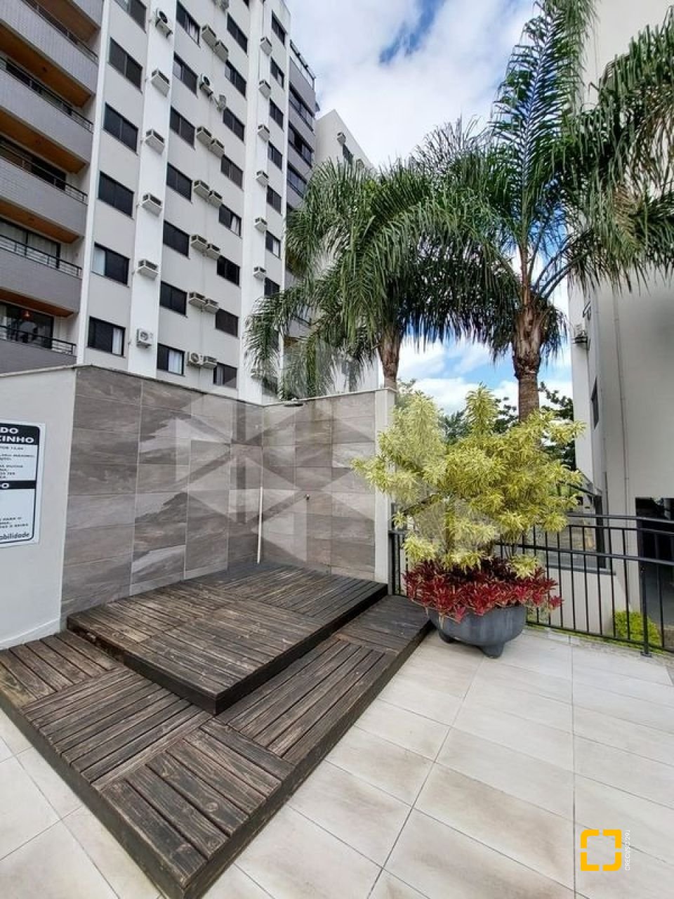 Apartamento com 70m², 2 quartos (sendo 1 suíte), 1 garagem, no bairro Itacorubi em Florianópolis